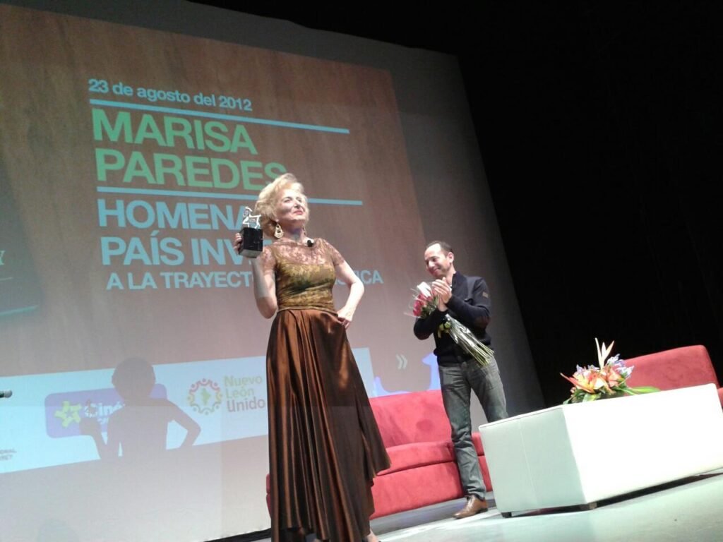 Marisa Paredes en el 8° FIC MTY en el 'Homenaje País Invitado a la Trayectoria Artística' en el Centro de las Artes de Nuevo León.